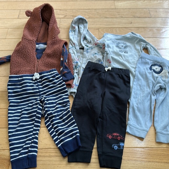 Carter's Other - Carters Outfit Bundle 18 months